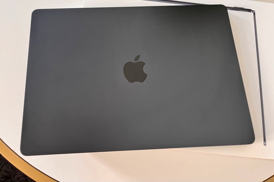 MacBook Air 15 M2 in Bornheim