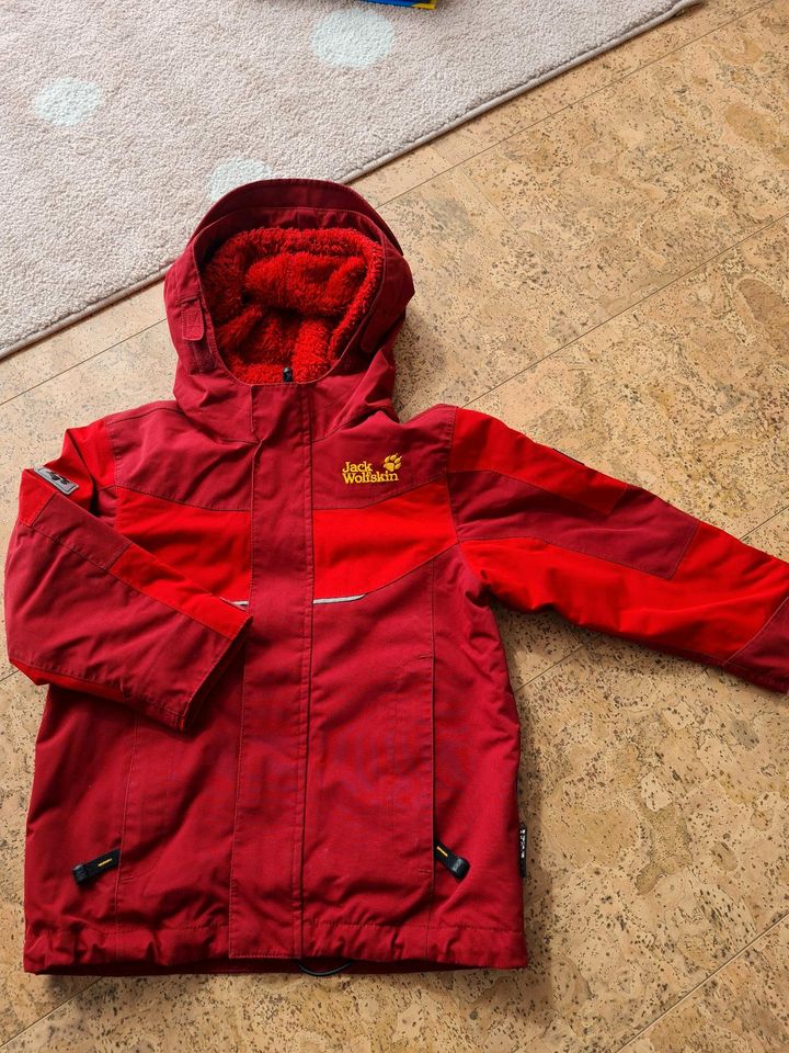 Jack Wolfskin Doppeljacke rot 104 in Schmitten