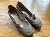 GABOR Schuhe 40 taupe Leder Pumps Spange 7 sehr gut erhalten Dame Brandenburg - Fredersdorf-Vogelsdorf Vorschau