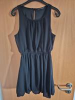 Schwarzes Kleid von Atmosphere in der Gr. 38, top Zustand Nordrhein-Westfalen - Finnentrop Vorschau
