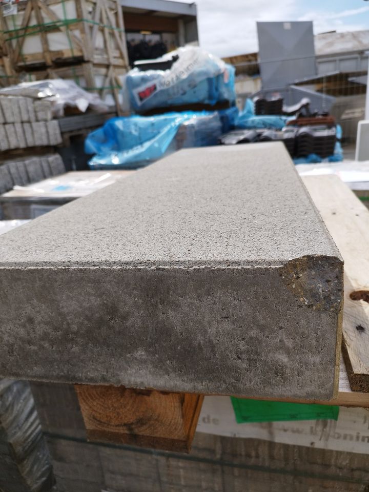 Beton Blockstufe Grau Format: 120 x 40 x 14cm #AC13 in Achern