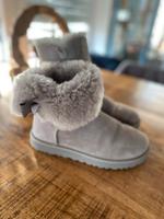 UGG Boots Stiefel grau Gr. 38 Schleife neu Baden-Württemberg - Hambrücken Vorschau