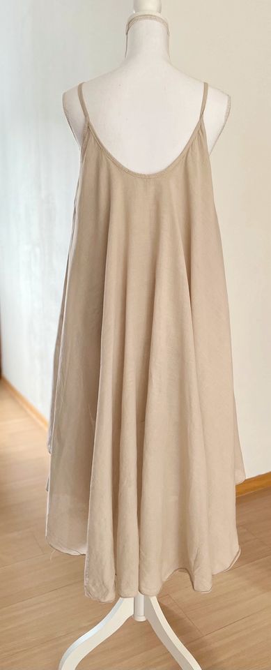 Sommerkleid Beige Unisex mit Pulli in Saarbrücken