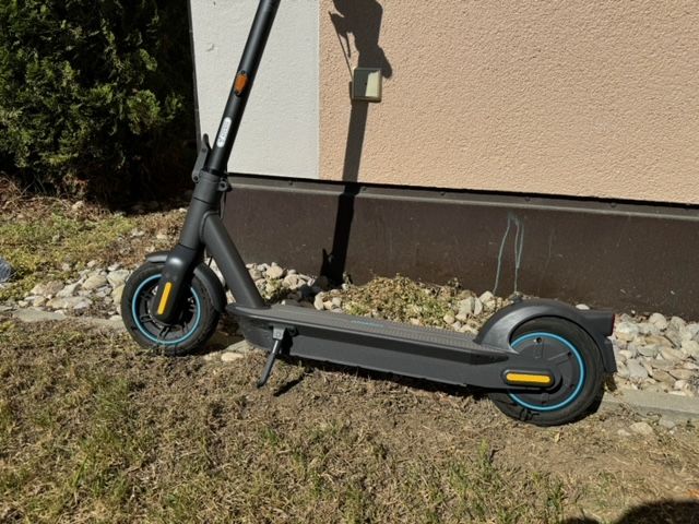 Ninebot G30D II scooter, 960km, neuwertig in Unterföhring