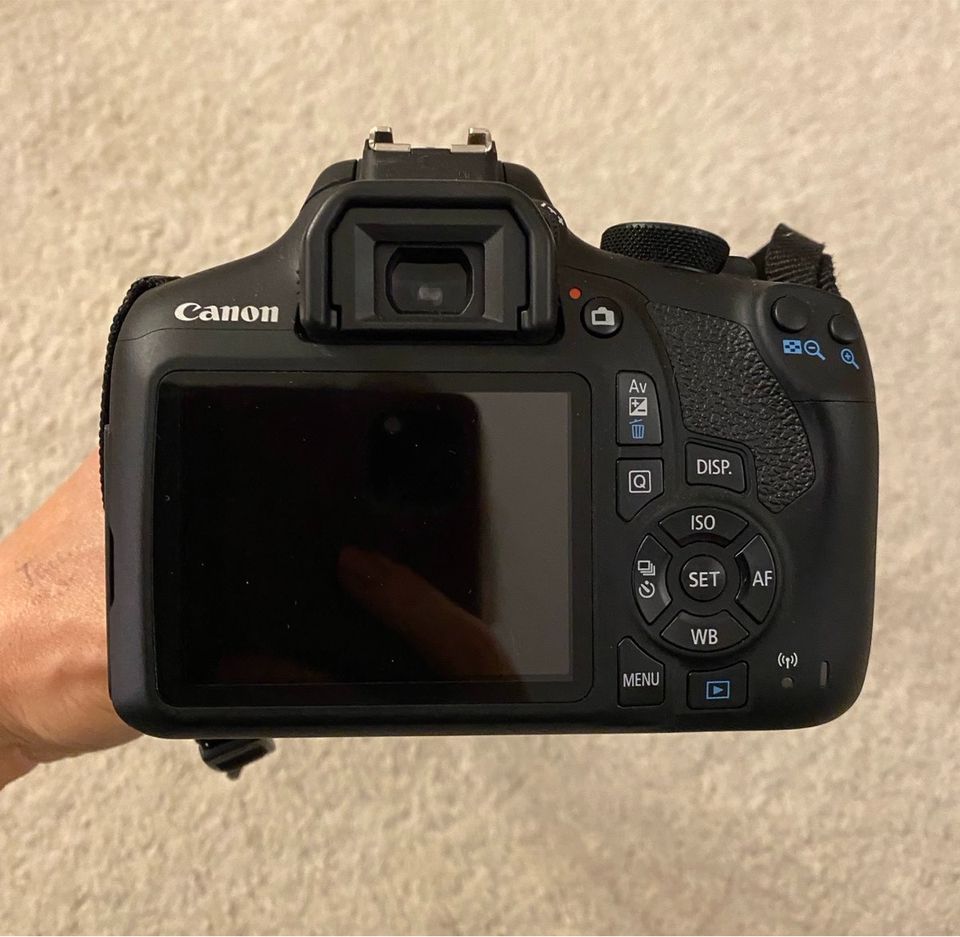 Canon EOS 1300D Digitalkamera in Rödental