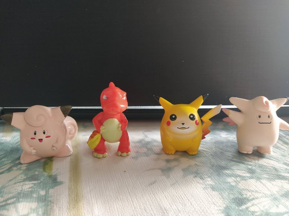 Diverse Pokémon Figuren zu verkaufen in Berlin