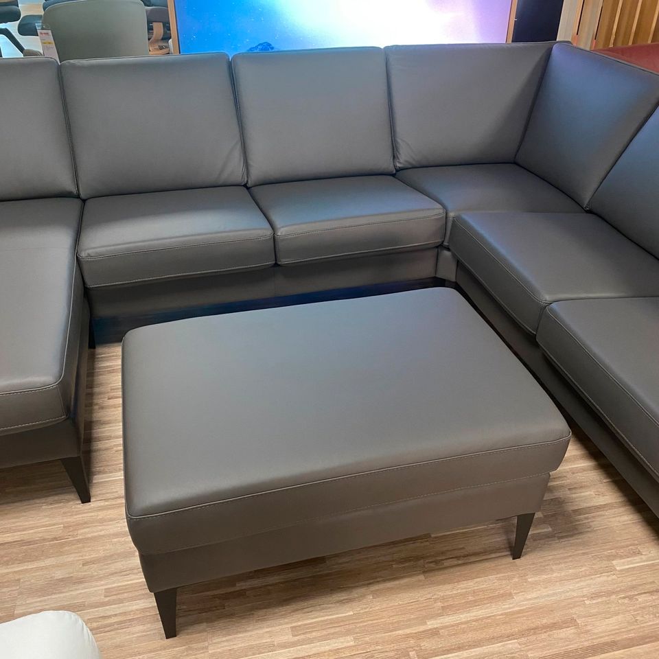 IMG großes Relaxsofa inkl. Hocker Narvik Leder Stone Fuß Schwarz in Kaiserslautern