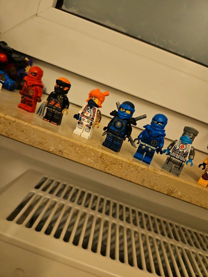 Lego ninjago figuren zum tauschen und verkaufen in Kassel