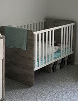 Baby- / Kinderbett mit kleinem Schrank Brandenburg - Potsdam Vorschau