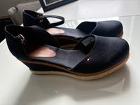 Tommy Hilfiger Schuhe gr 37 blau Niedersachsen - Obernkirchen Vorschau