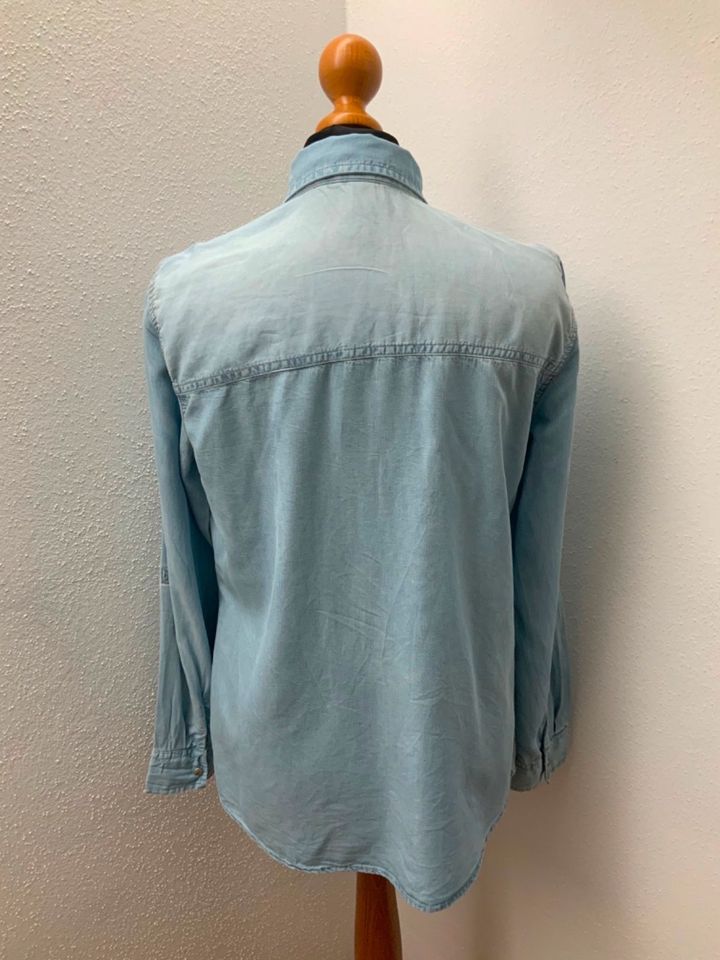 Amisu Jeanshemd Hemd blau hellblau Größe S in Ingolstadt