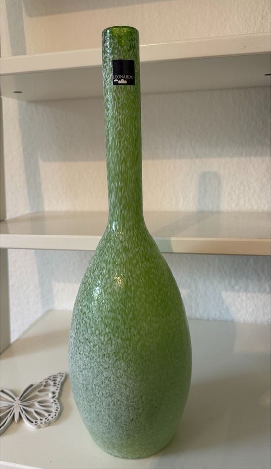 Leonardo Vase 38 cm hohe grün weiß meliert Muttertag für in Königsbach-Stein 