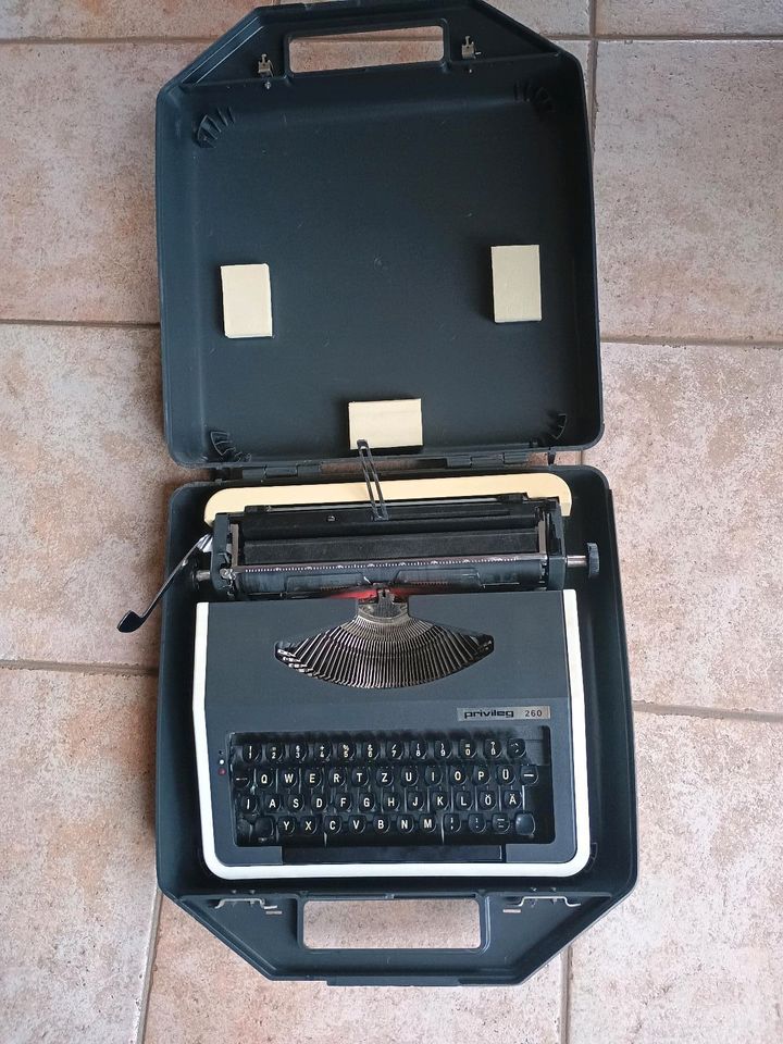 Schreibmaschine Privileg 260 in Osterzell