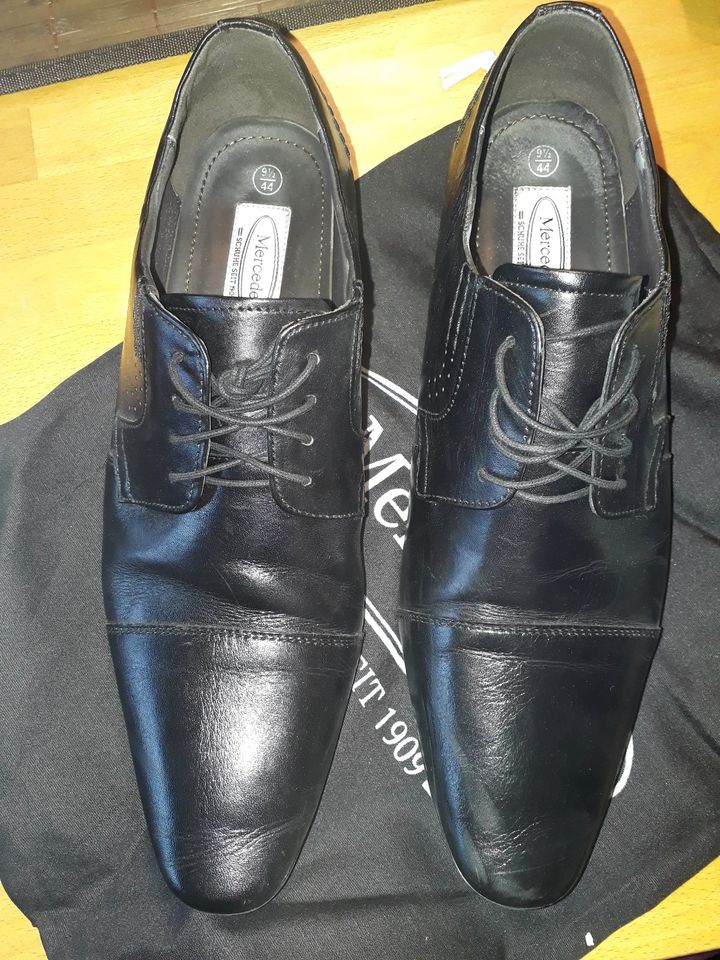 Schuhe, Echtleder in Utendorf