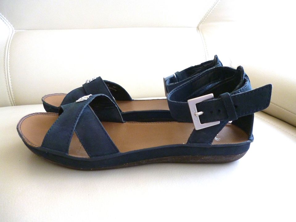 Clarks Riemchen-Sandalen Echtleder Blau Glitzer Gr.(5)38 ✅Fußbett in Bocholt