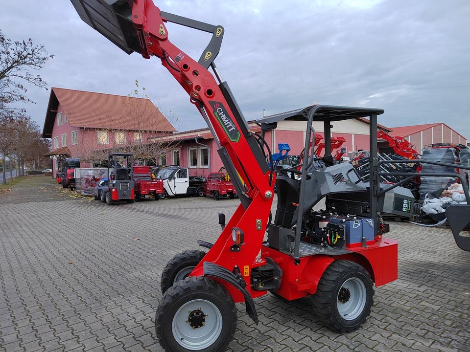 Elektro Hoflader Schmitt 707  600 KG Hubkraft 200 AH Batterie ,sehr wendig 15890 .-€ inkl. Mwst . in Sommerach