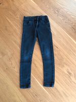 Jeans Hose Gr. 128 schwarze Kinder Jeans Nordrhein-Westfalen - Niederkassel Vorschau