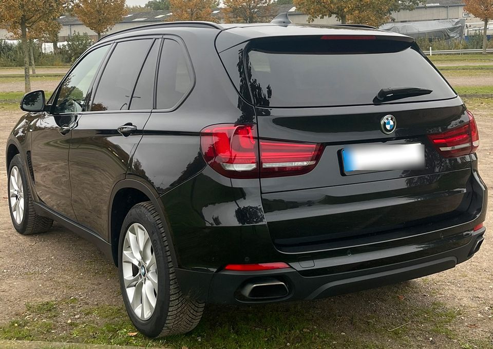 BMW X5 xDrive50i Shadow Line in Hamburg