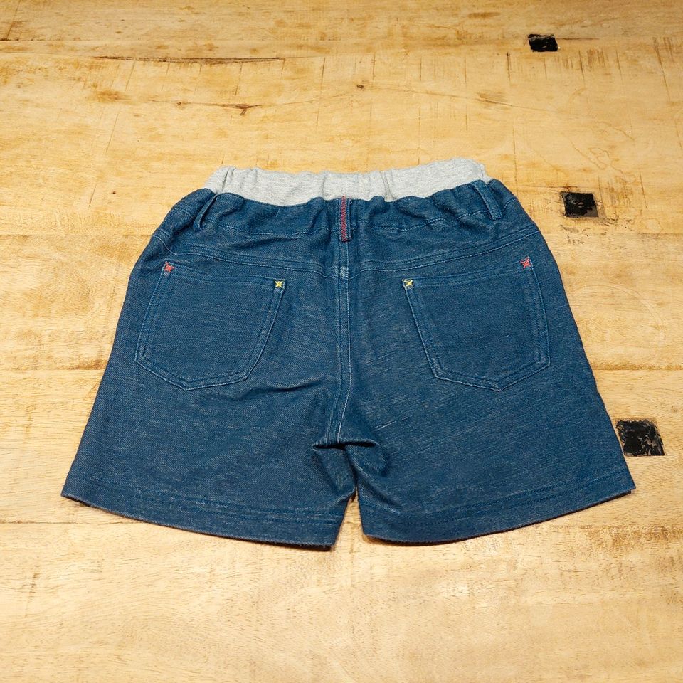 3 Teile Set Kleiderpaket 116/122 Hose Shorts T-Shirt in München