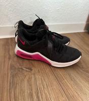 Nike Air Max Schuhe Sneaker Gr. 37,5 schwarz Top Thüringen - Saalfeld (Saale) Vorschau