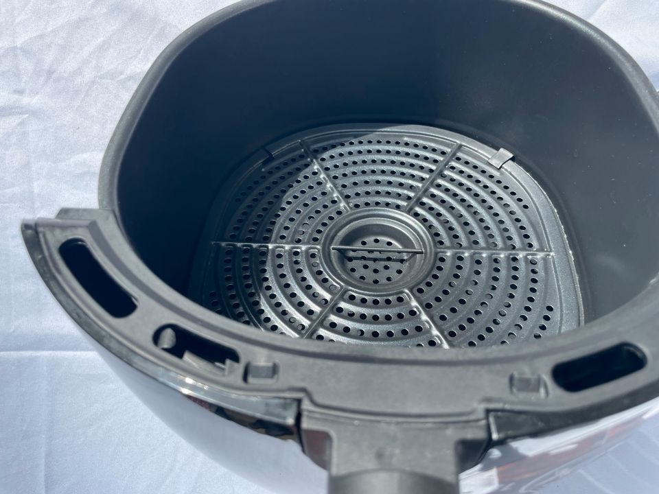 Die Tefal Heißluftfritteuse Easy Fry XXL (Modell EY701D) in Neuss