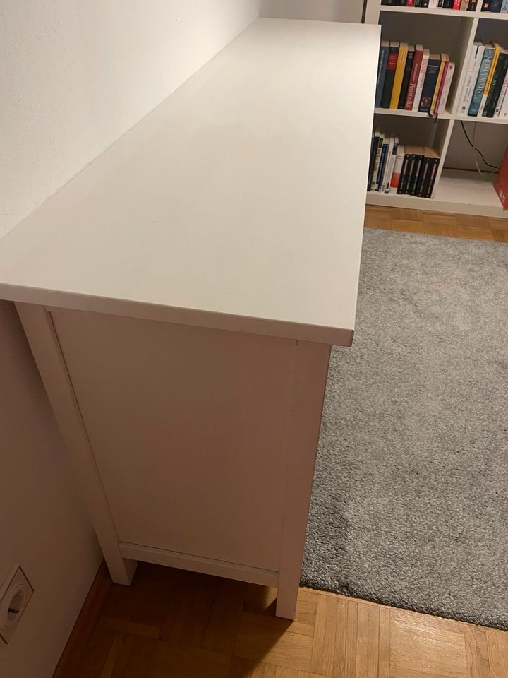 Ikea Hemnes Ablagetisch Sideboard Regal weiß in Nürnberg (Mittelfr)