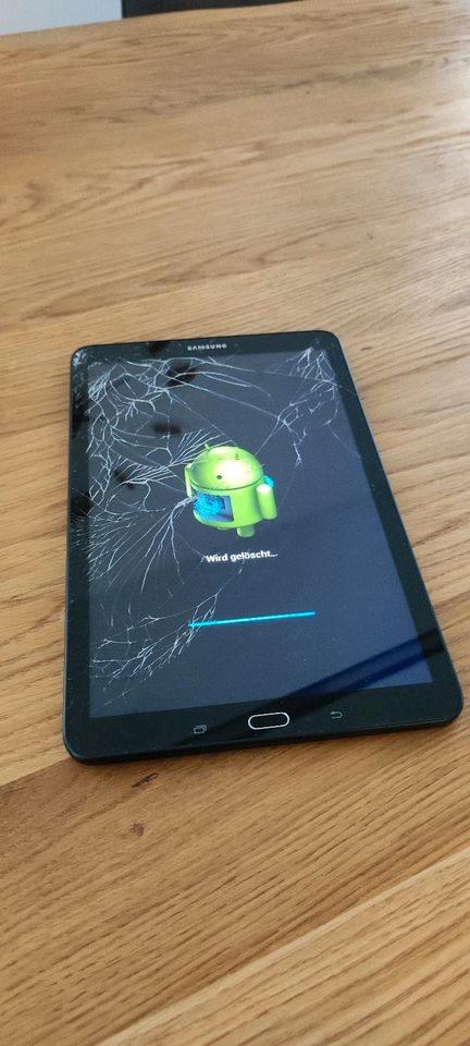 Samsung Galaxy Tab E (Displayschaden) / Tablet in Neuhaus am Inn