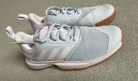 Adidas Essence Hallenschuhe Damen Nordrhein-Westfalen - Bad Wünnenberg Vorschau