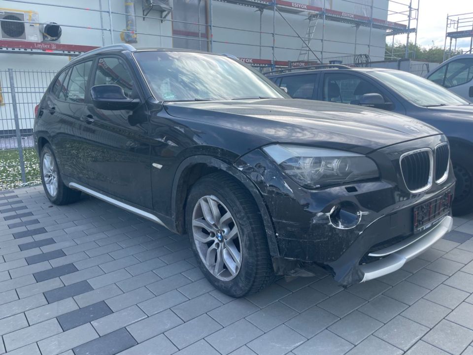 BMW X1 Baureihe X1 sDrive 20d Xenon in Gießen