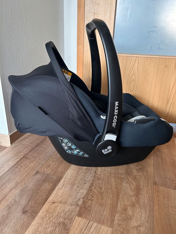 Maxi Cosi  Babyschale Cabrio Fix i-size in Neubrandenburg