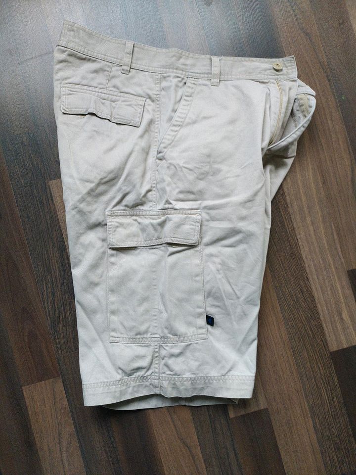 KNOCKOUT Vintage Cargo-Shorts (2000er) in Bremen