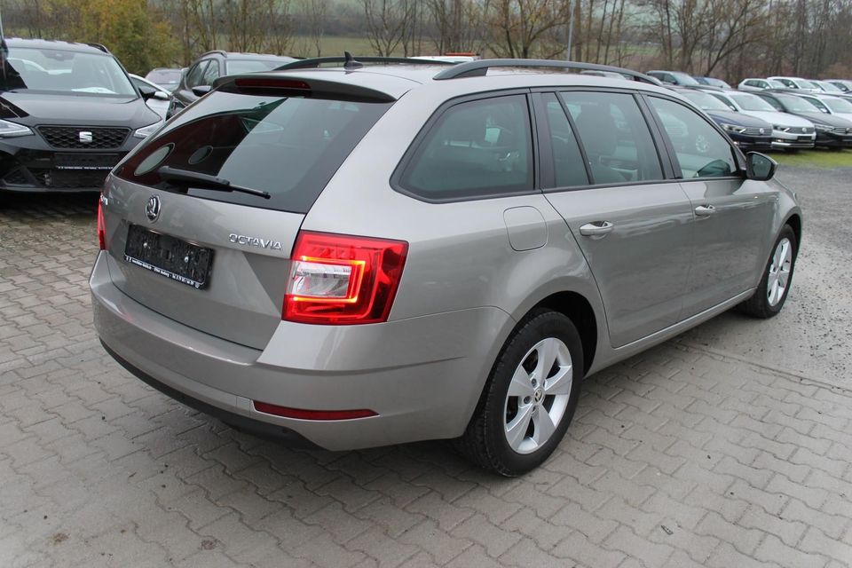 Skoda Octavia Combi 2.0 TDI *DSG*Style*DAB*SHZ*Navi*Ei in Boxberg