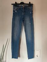 Blaue Damen Skinny Jeans von Bershka XS 34 Nordrhein-Westfalen - Meinerzhagen Vorschau