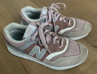 New Balance Sneaker Sportschuhe rosé/weiß Gr 37.5 Rheinland-Pfalz - Klingenmünster Vorschau