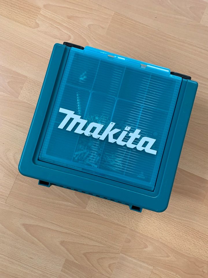 Makita Schlagbohrmaschine in Finnentrop