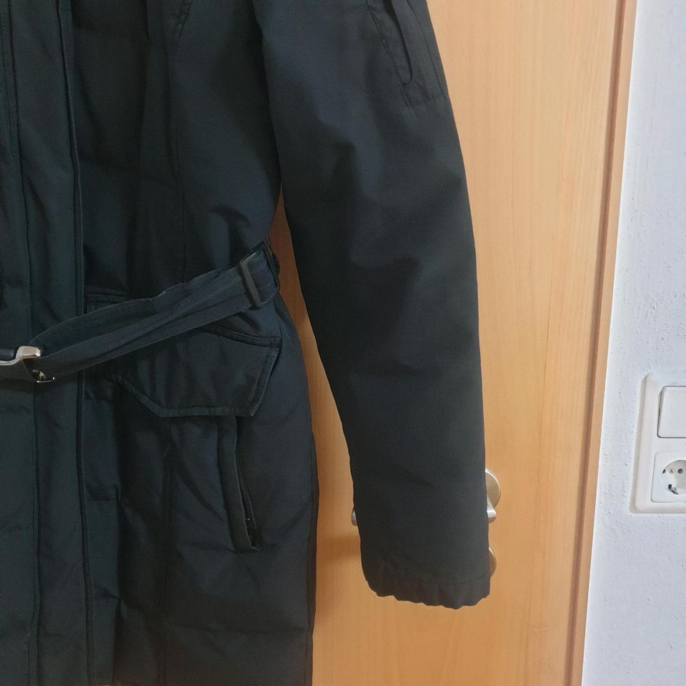 Winterjacke Parka Mantel Woolrich Damen Größe 42 bis 44 schwarz in Meschede