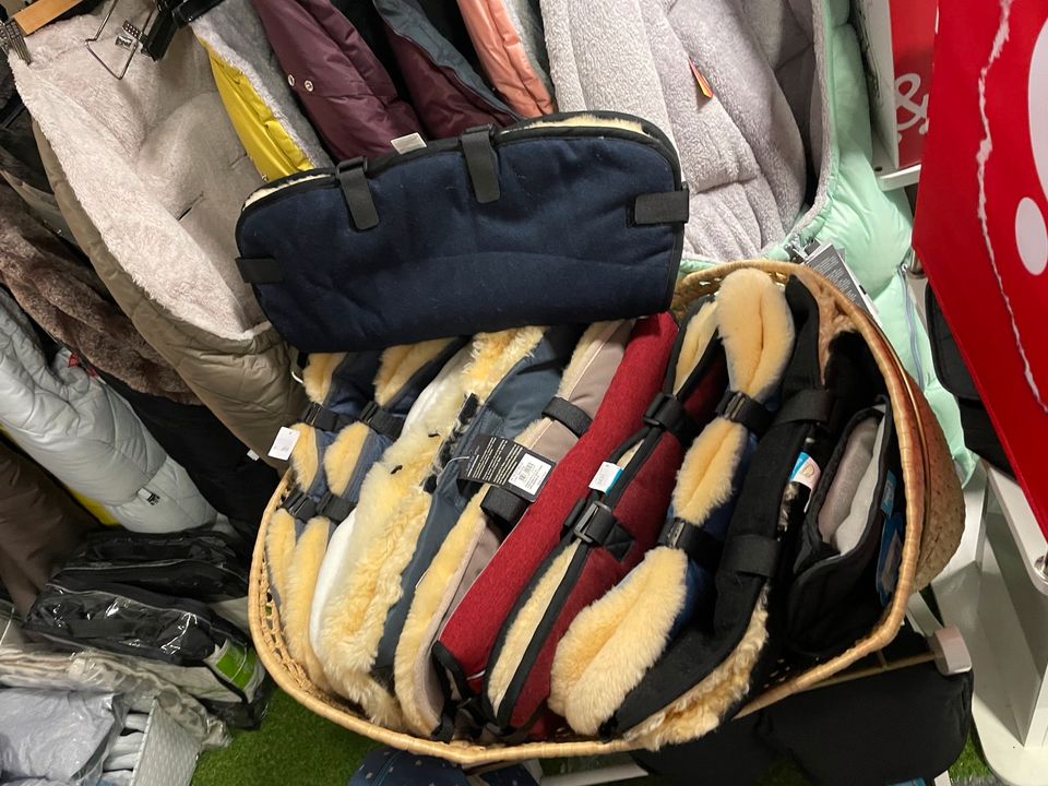 NEU - Kinderwagen-Fußsack - Kollektion 2023 - Handmuff - Lammfell - NEU - FIRLEFANZ in Berlin