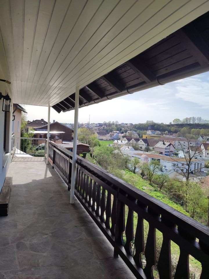 Vermiete renoviertes Einfamilienhaus mit herrlichem Ausblick in Beratzhausen