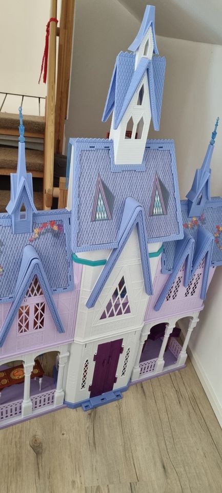 Schloss Frozen für Barbie,  groß in Wedemark