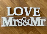 Schriftzug Holz weiß Mrs & Mr & Love Hochzeit Tischdeko Baden-Württemberg - Villingen-Schwenningen Vorschau