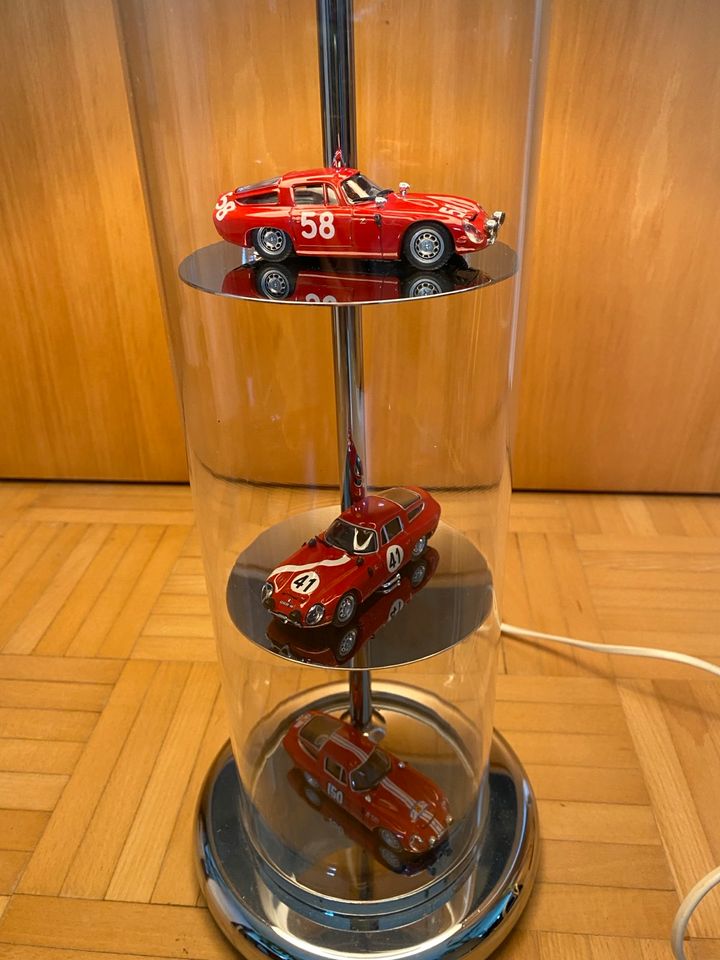 Momo Tischlampe Lampe mit Sportwagen Modellautos in Wiesbaden