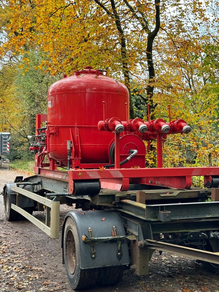 Abrollcontainer , Löschcontainer , Feuerwehr in Verden