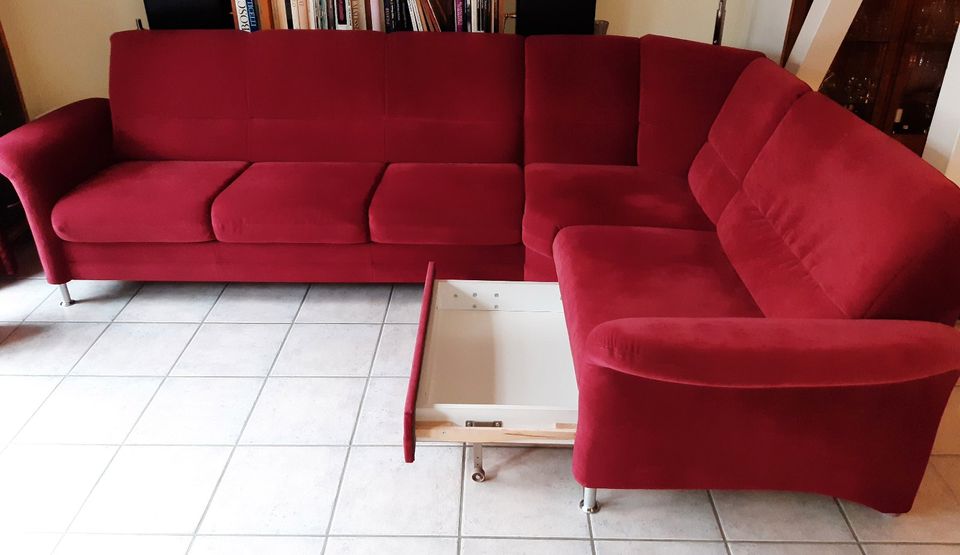 Sofa-Eckgarnitur mit Schlaffunktion, Bettkasten, Bordeaux-Rot in Blankenfelde-Mahlow