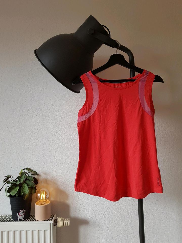 rotes Sport-Top in Flöha 