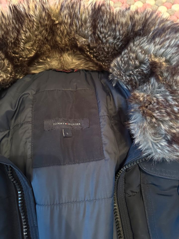 Tommy Hilfiger Herren Winterjacke Jacke Gr.L in Elmshorn