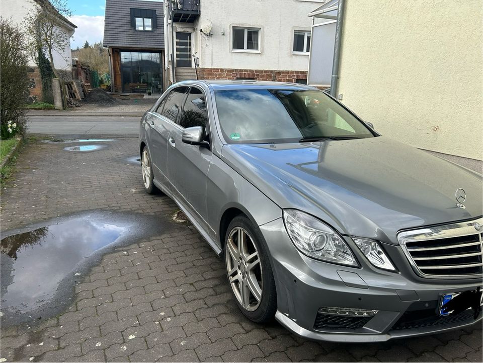 Mercedes Benz E220 Blueefficiency E63 AMG-Paket in Lollar