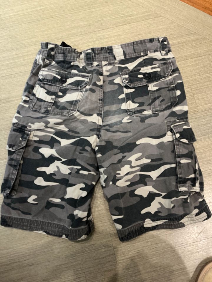 Vingino Shorts Mountain Shorts Größe 152 Top in Bremen