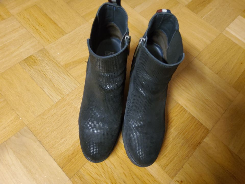 Schuhe von Tommy Hilfiger 39 in Dachau