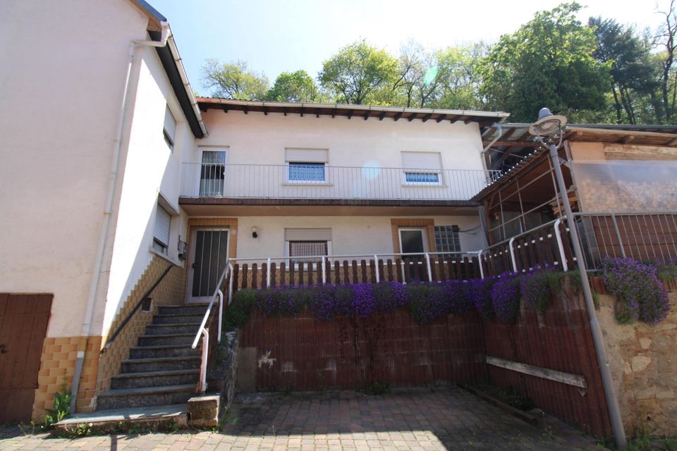 Großzügiges Zuhause - Wohnkomfort mit Terrasse und Balkon in Abtweiler