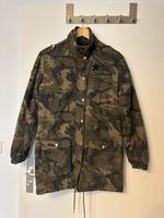 Stradivarius Parka Jacke Mantel S M Camouflage grün khaki Frankfurt am Main - Bockenheim Vorschau